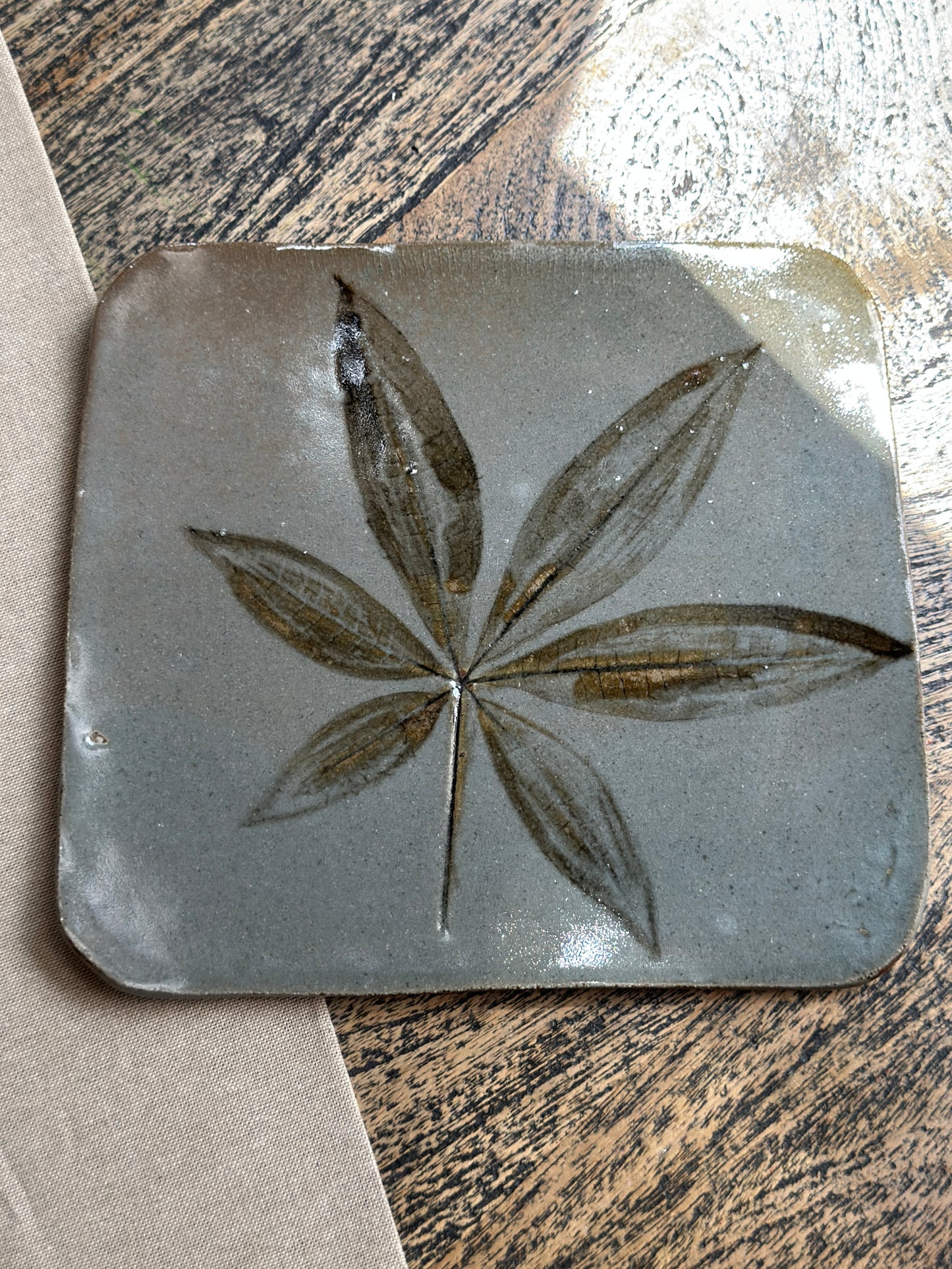 Woodfired Money Tree Leaf Plate