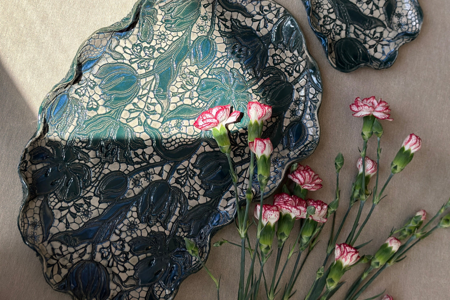 Large Cloud-Shaped Tulip Platter