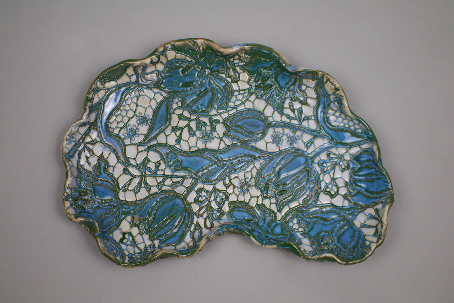 Small Cloud-Shaped Tulip Platter