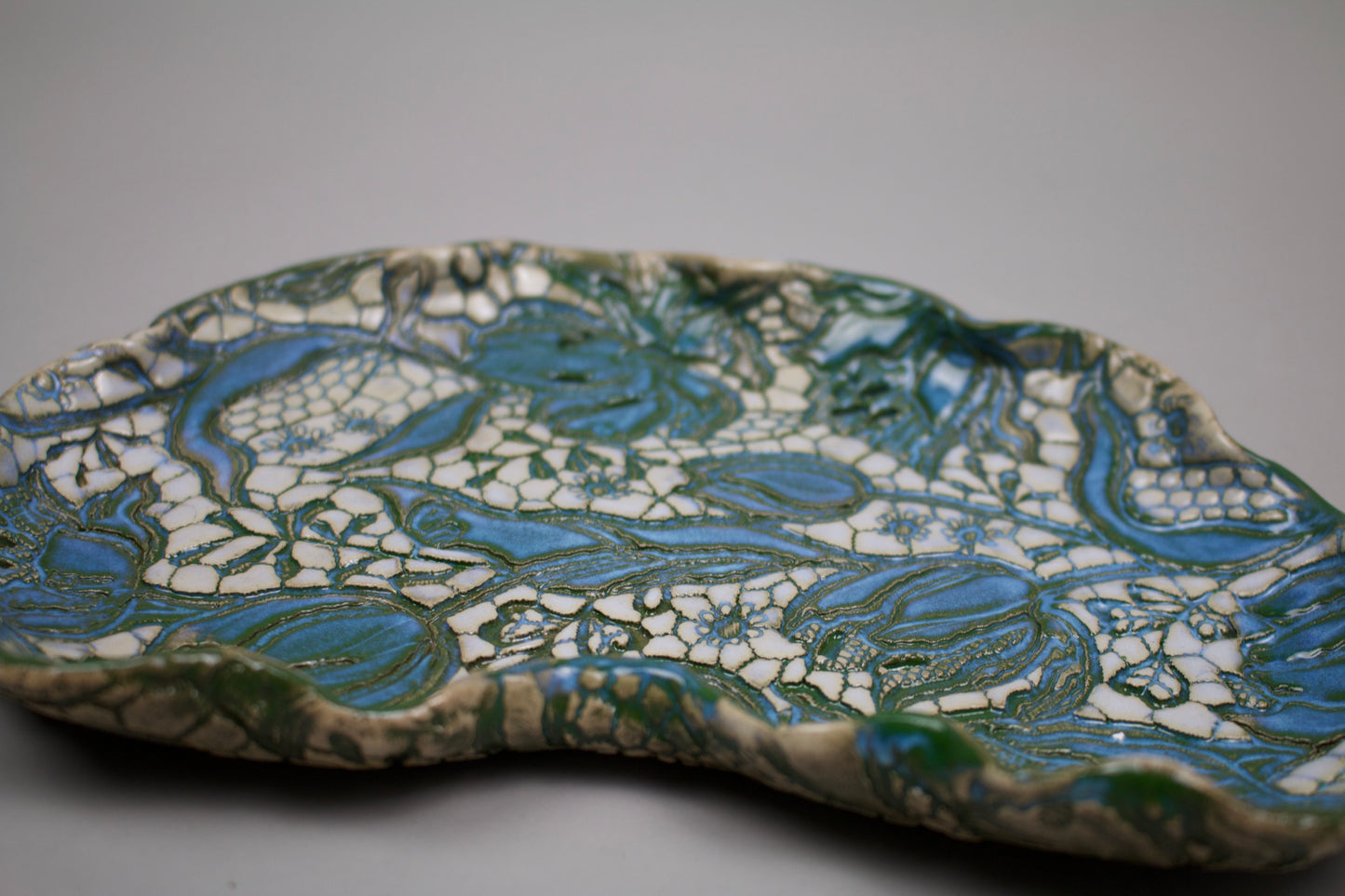 Small Cloud-Shaped Tulip Platter