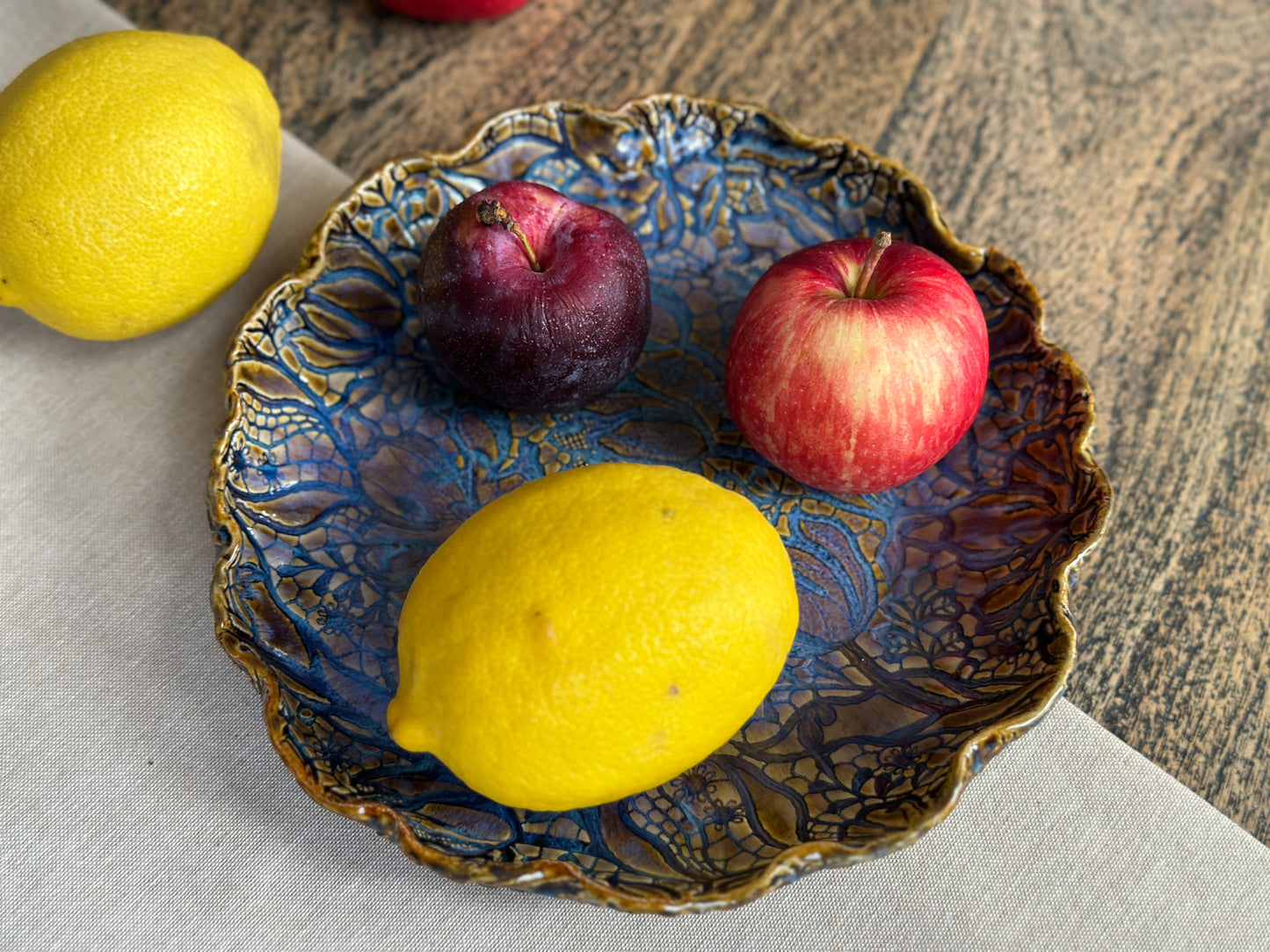 Round-Shaped Tulip Platter
