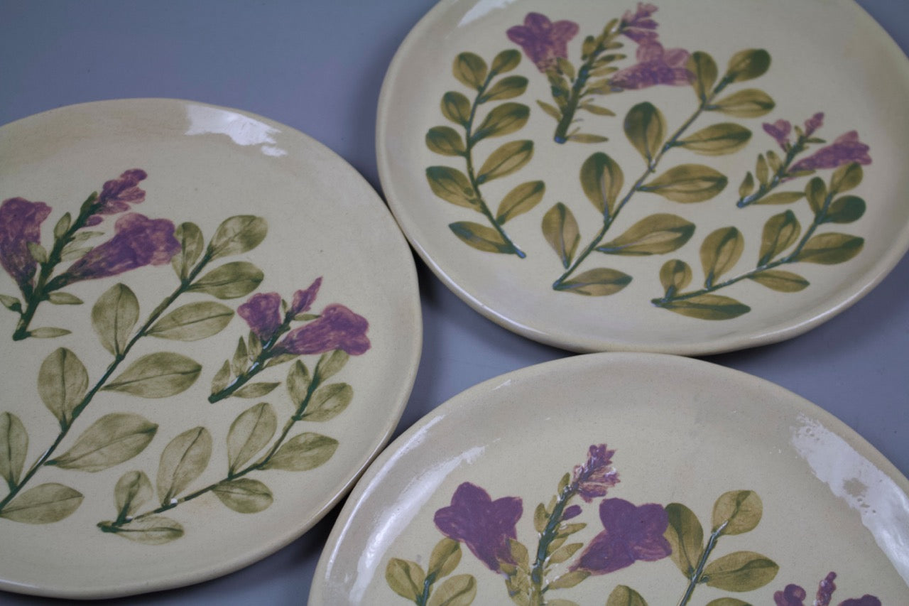 Petunia Plate