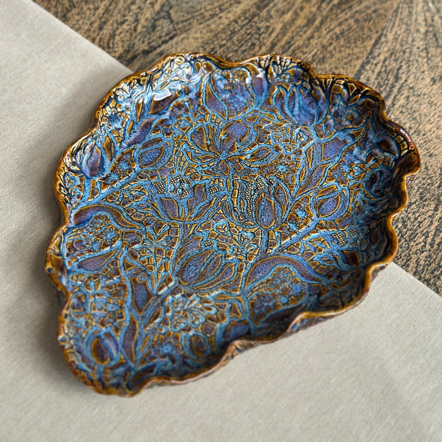 Large Cloud-Shaped Tulip Platter