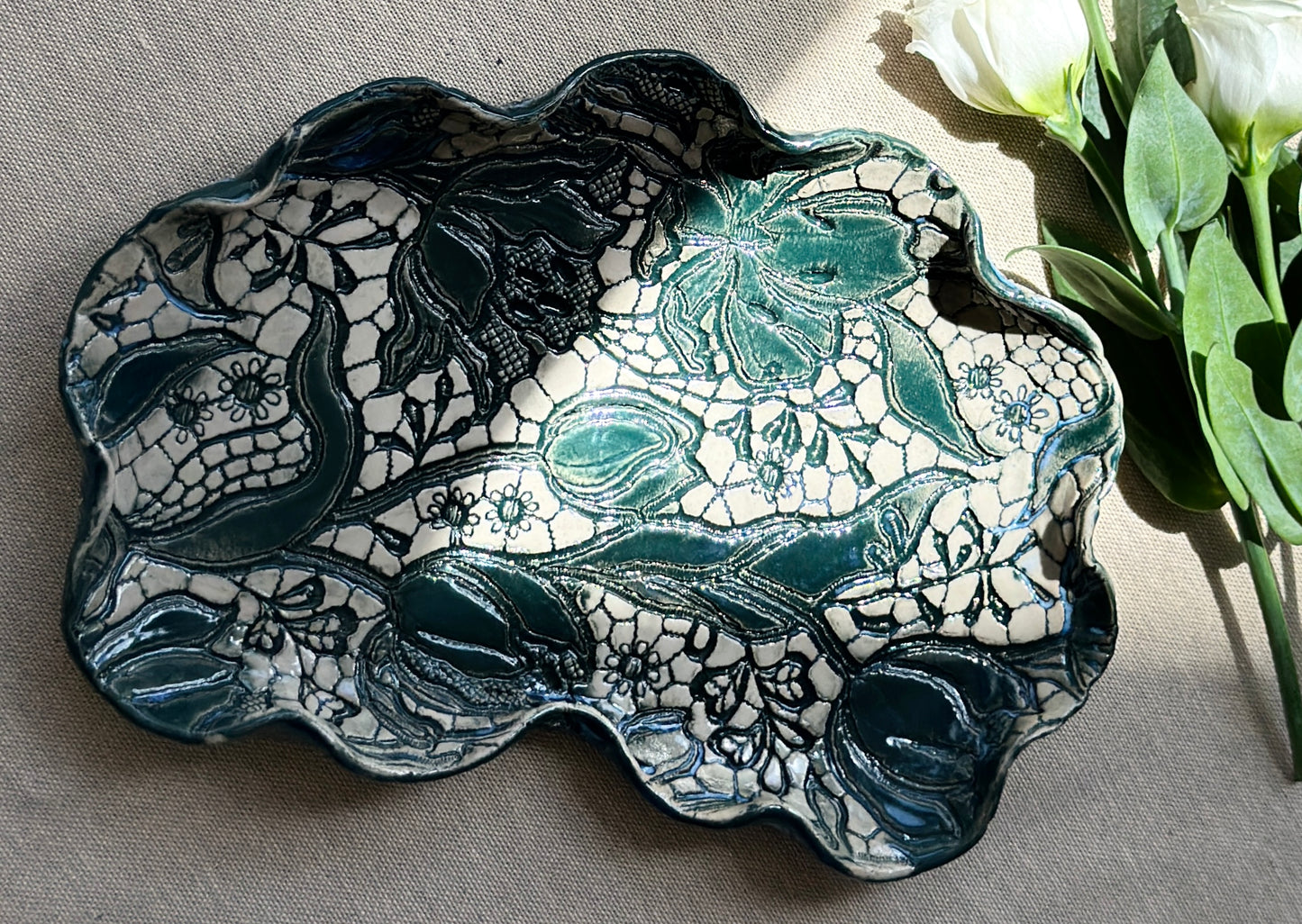 Small Cloud-Shaped Tulip Platter