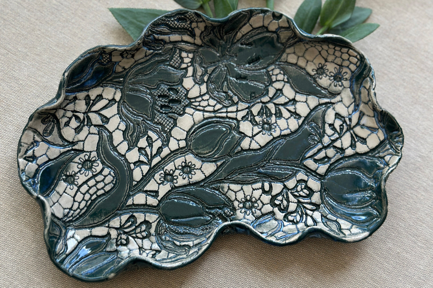 Small Cloud-Shaped Tulip Platter