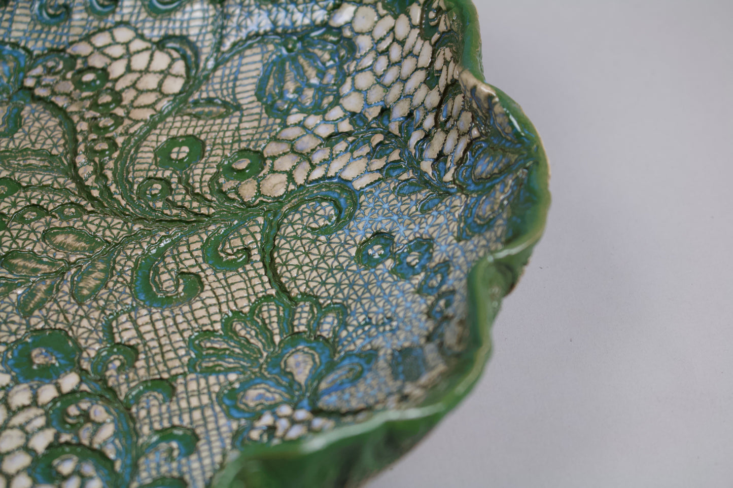 Round-Shaped Venetian Platter