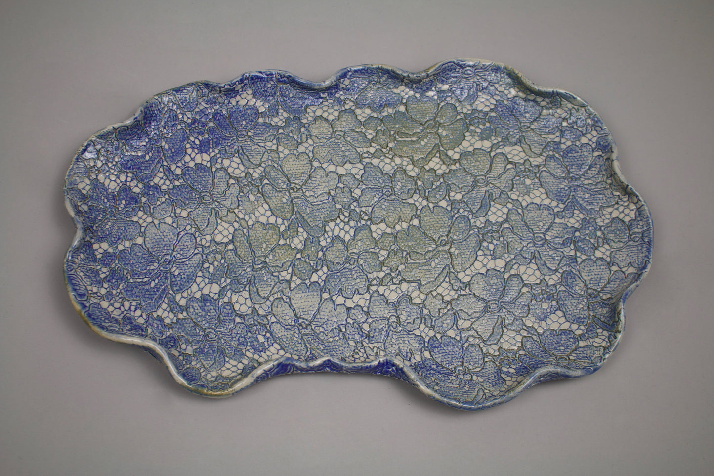 Large Cloud-Shaped Cosmos Platter
